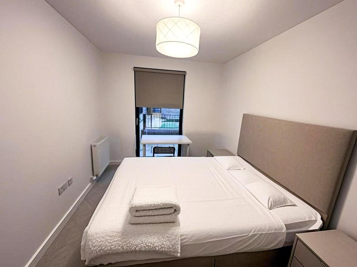 Apartment Fabulous 2-bed Apartment- Calton Road *