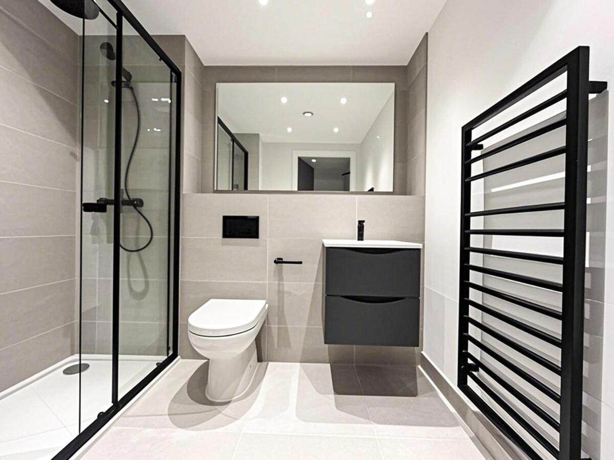 Apartment Fabulous 2-bed Apartment- Calton Road *